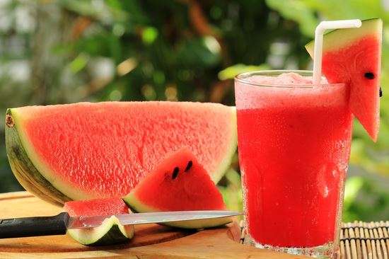 How To Make Watermelon Juice: Recipes & Benefits